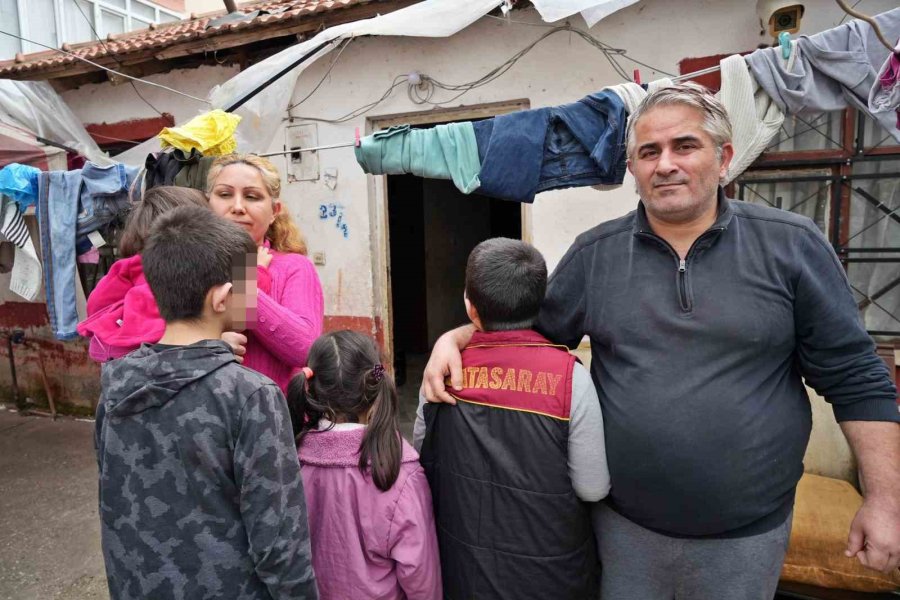 Okuryazarlığı Olmayan Anne, Kendi Hayalini 6 Çocuğunda Yaşıyor