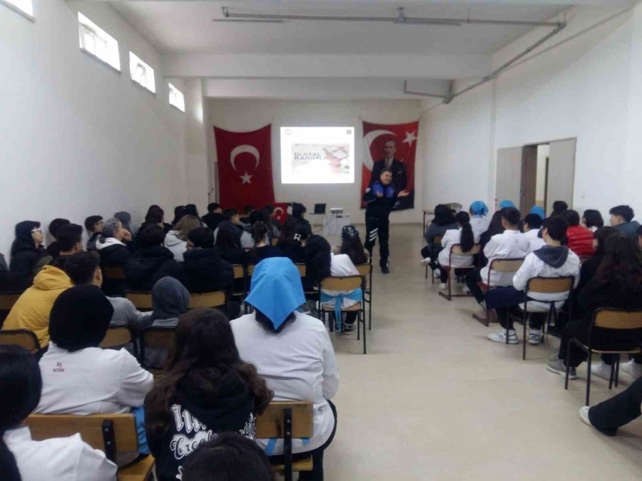 Polis Ekiplerince 8 Bin 959 Öğrenciye Eğitim Verildi