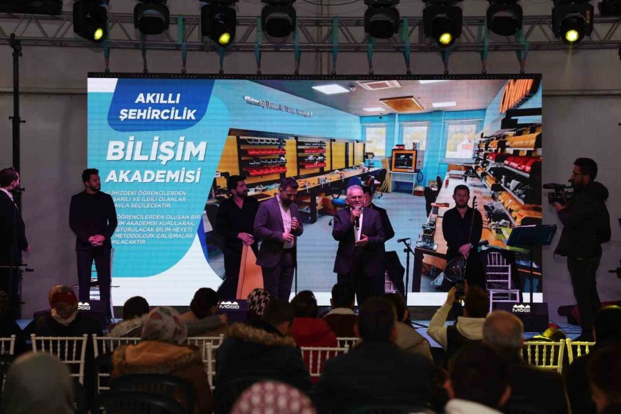 Başkan Büyükkılıç’a Ramazan Etkinliklerinde Çalgıcılardan Sürpriz Beste