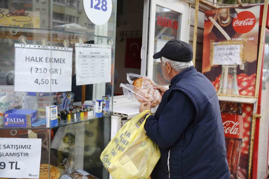 Ramazan Pidesi Halk Ekmek Büfelerinde