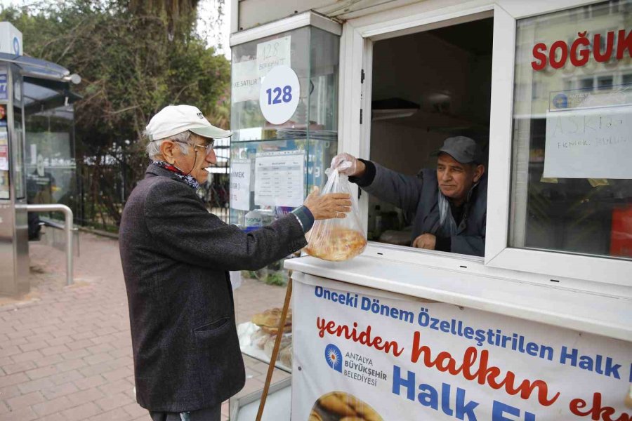 Ramazan Pidesi Halk Ekmek Büfelerinde