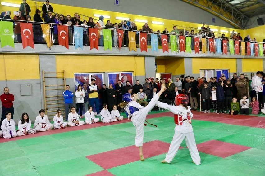 Başkan Çolakbayrakdar: "milli Ve Manevi Değerlere Bağlı Sporcular Yetiştiriyoruz"