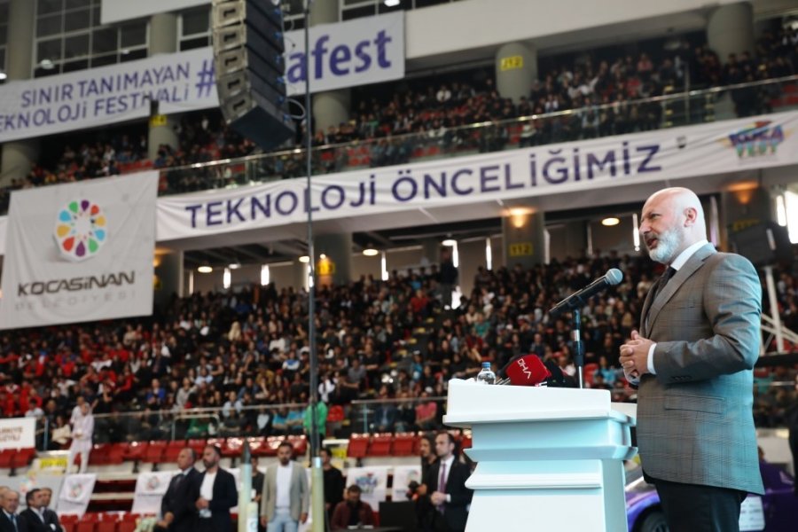 Başkan Çolakbayrakdar: "bir Belediye, Vizyonunu Dünya Ötesine Taşıyor"