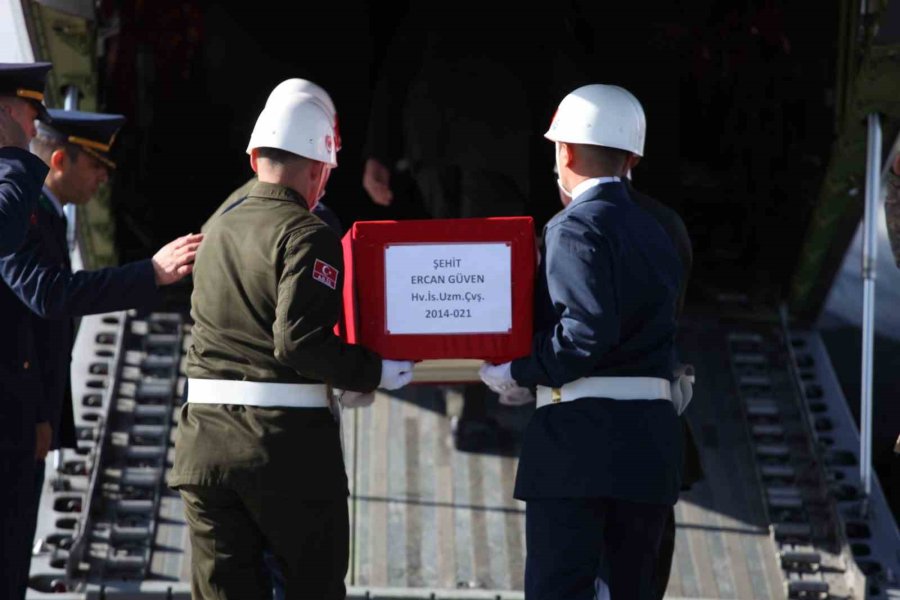 Şehit Uzman Çavuş Güven’in Cenazesi Memleketi Aydın’a Uğurlandı