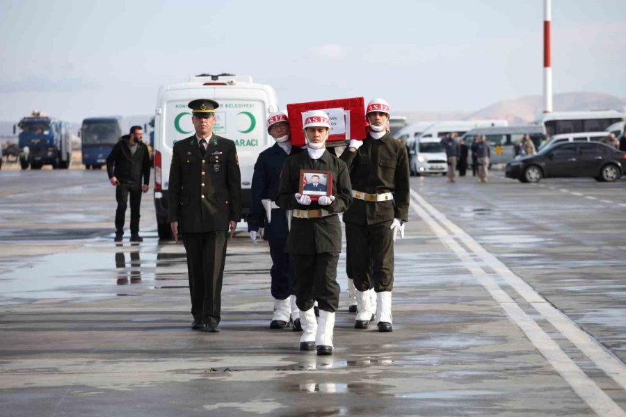 Şehit Uzman Çavuş Güven’in Cenazesi Memleketi Aydın’a Uğurlandı