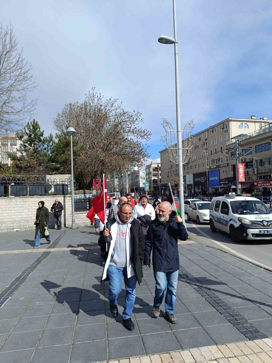 Kayseri’de Hekimlerden Gazze İçin ’sessiz Yürüyüş’