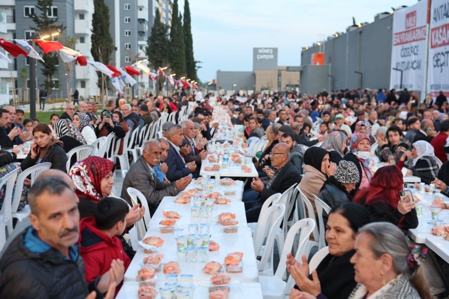 Antalya Güneş Mahallesi’nde Hak Sahiplerine Anahtarları Teslim Edildi