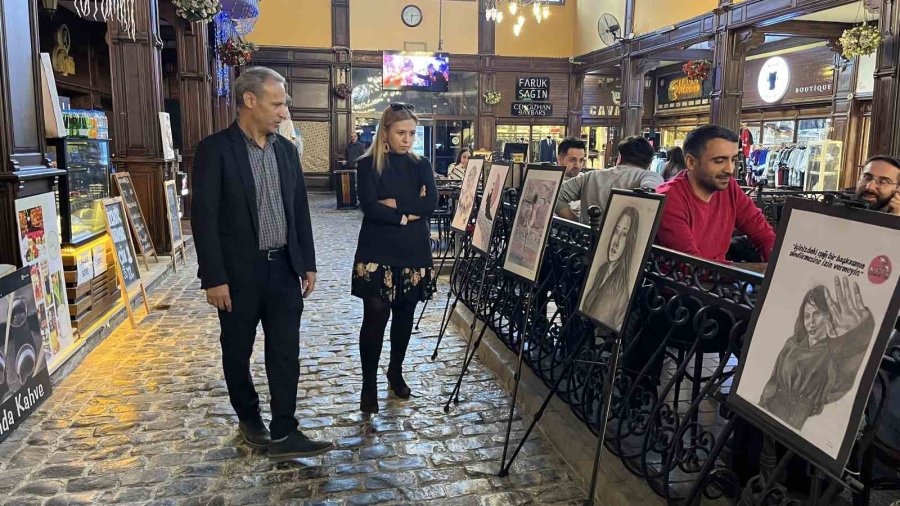 Kızının Öldürülmesinin Ardından Çizdiği Anlam Dolu Resimlerle Sergi Açtı