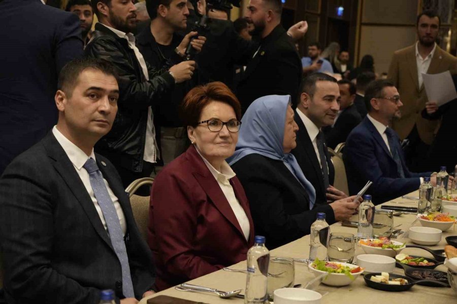 Akşener: "hem İlçe Belediye Başkan Adaylarımıza Destek İstiyorum"