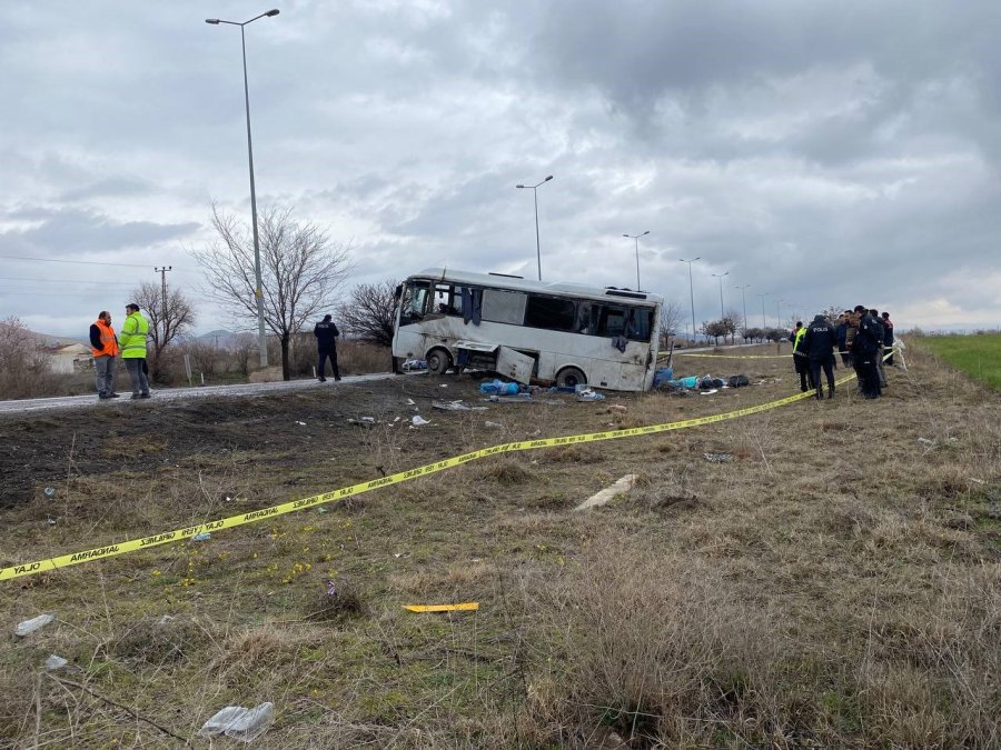 Cezaevi Nakil Aracı Devrildi: 1’i Ağır 11 Yaralı