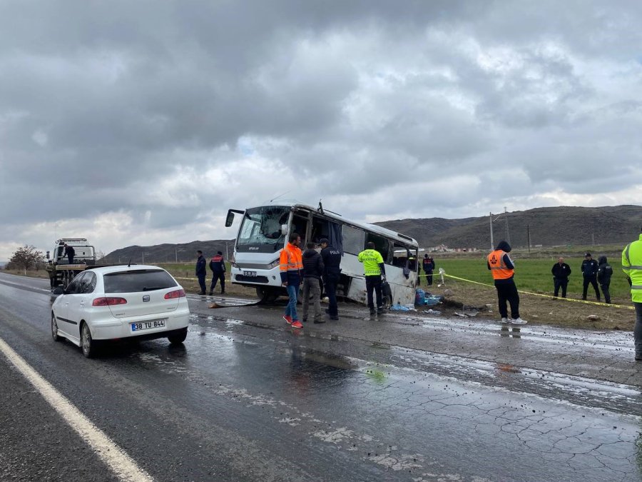 Cezaevi Nakil Aracı Devrildi: 1’i Ağır 11 Yaralı