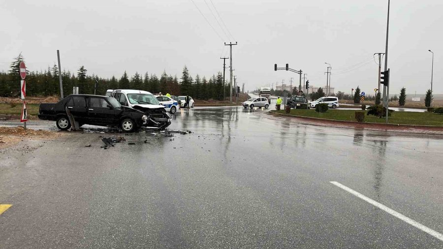 Niğde’de Trafik Kazası: 2 Yaralı