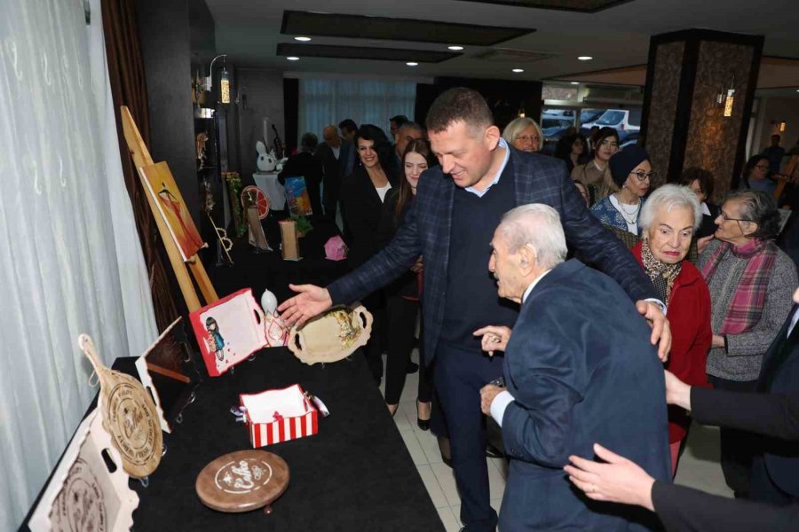 Alanya Kaymakamı Ürkmezer Huzurevi Sakinleriyle İftar Yaptı