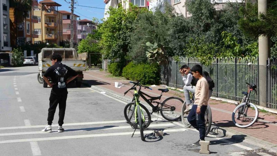 Elektrikli Bisikletle Park Halindeki Kamyonete Çarptı: 1 Yaralı