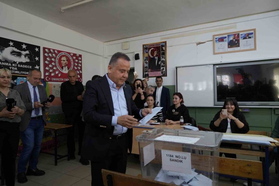 Başkan Böcek: "seçimlerin Antalya’ya Hayırlı Olmasını Dilerim"