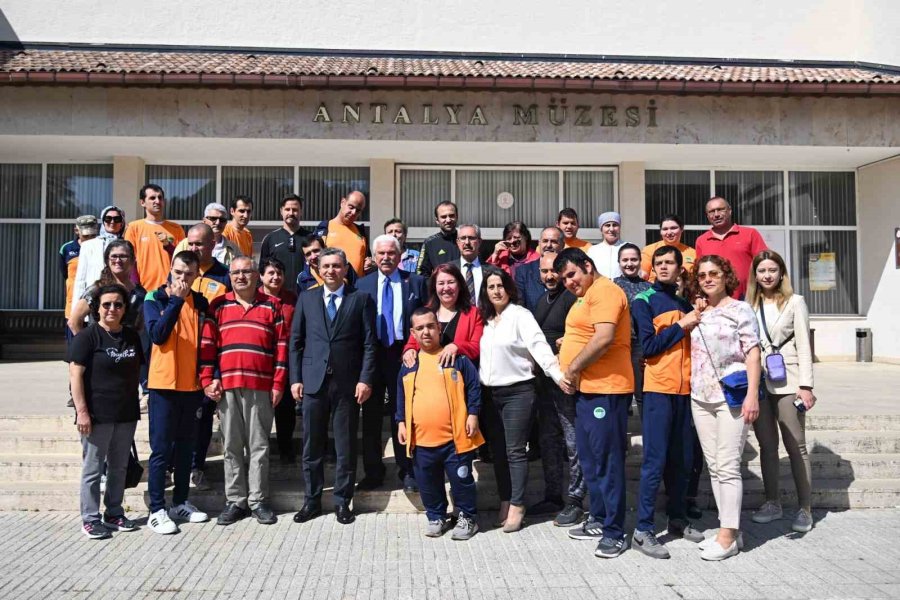 Vali Şahin: "otizmli Evlatlarımızı Topluma Kazandırmak Görevimizdir”