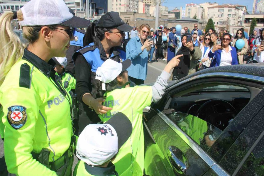 Otizmli Çocuklar, Polis Oldu Araç Sorguladı