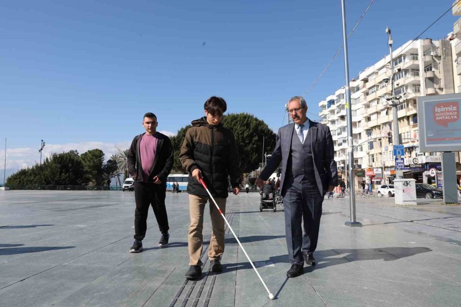 Nostalji Tramvayı Da Seferlerine Yeniden Başladı