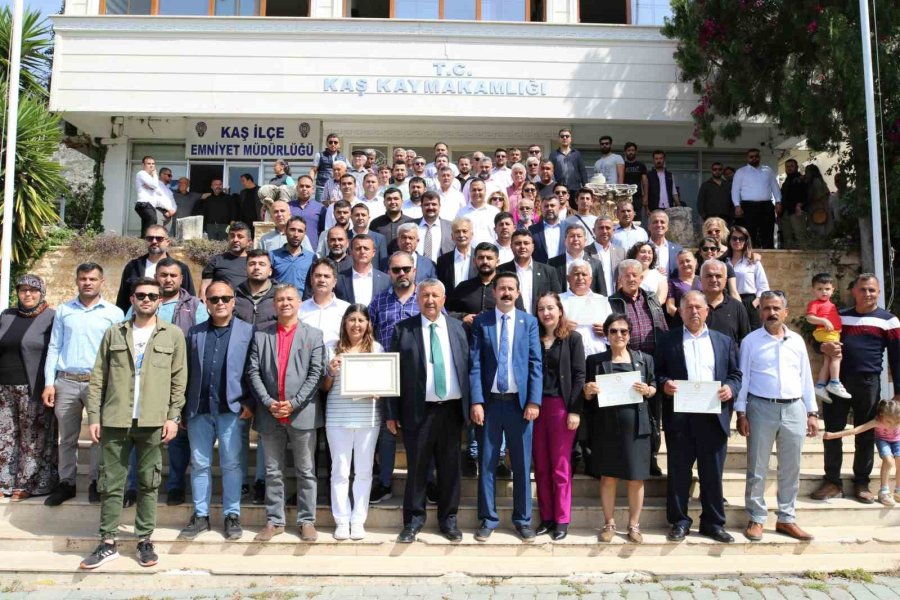 Kaş Belediye Başkanı Erol Demirhan Görevi Devraldı