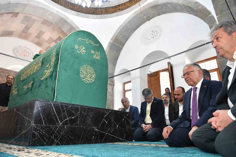 Başkan Büyükkılıç Mazbatayı Aldı; Seyyid Burhaneddin Hazretleri Türbesi’ni Ziyaret Etti