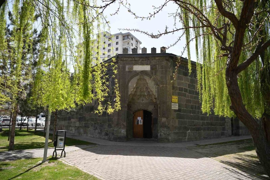 Başkan Büyükkılıç; Tarihi Gülük Camii’nde İncelemelerde Bulundu