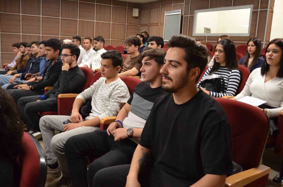 Alkü Hemşirelik Öğrencilerine Hastane Enfeksiyonu Anlatıldı