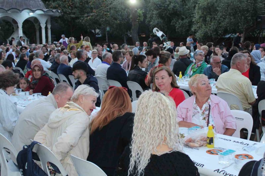 Alanya’daki Yerleşik Yabancılar Geleneksel İftar Programında Buluştu