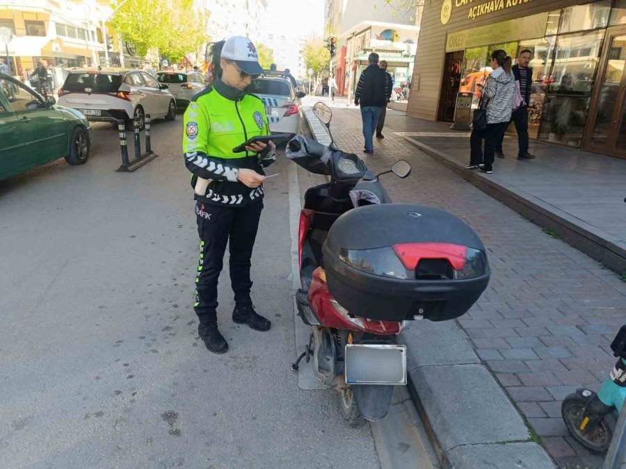 Trafik Kurallarını İhlal Eden 41 Motosiklet Sürücüsüne Ceza Kesildi