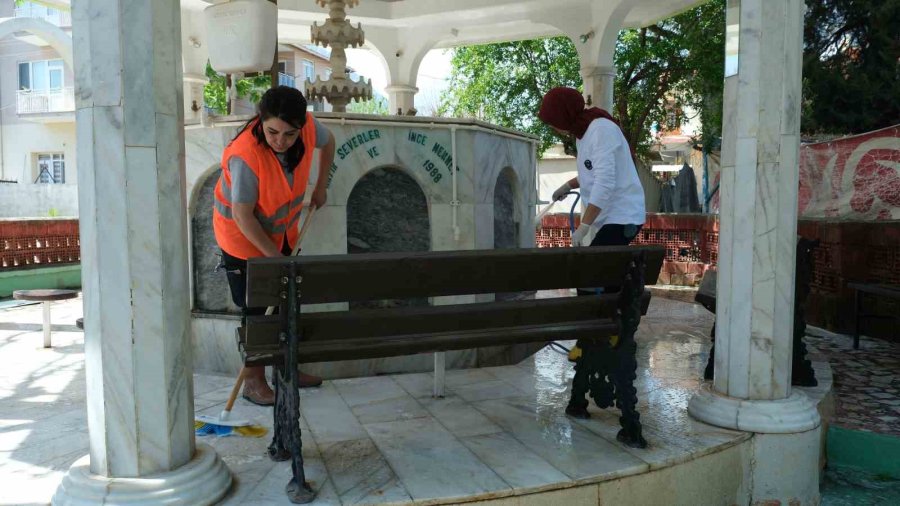 Kemer’de Camilerde Bayram Temizliği