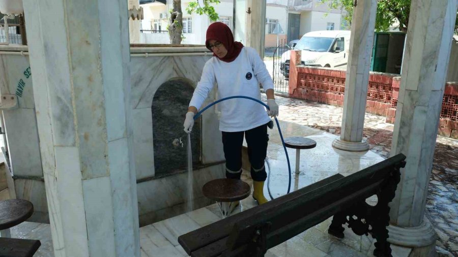 Kemer’de Camilerde Bayram Temizliği