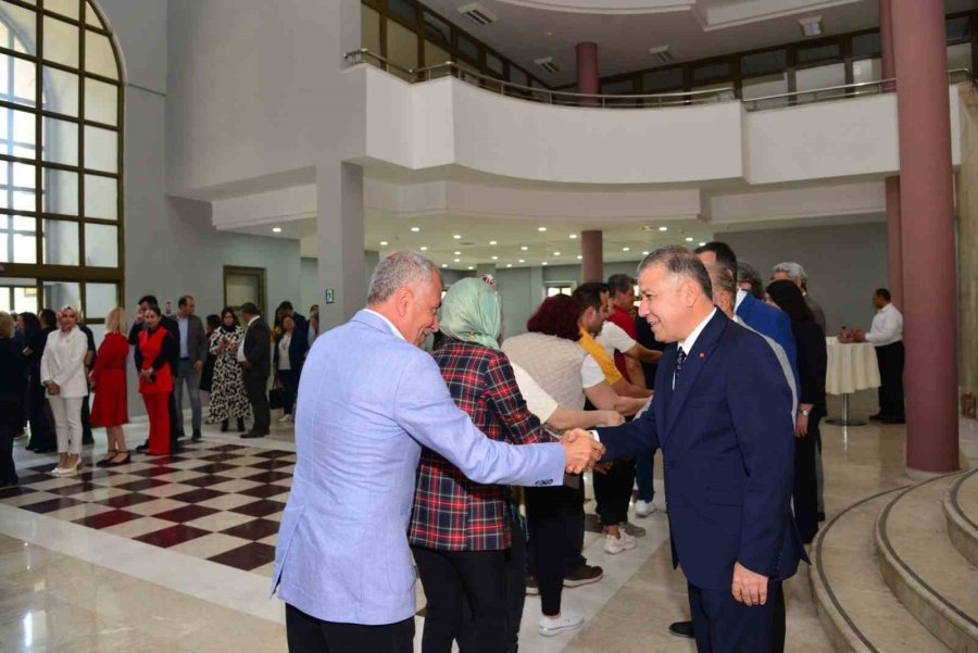 Mersin Üniversitesi’nde Bayramlaşma