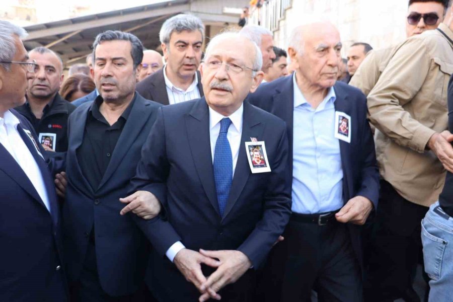 Kemal Kılıçdaroğlu, Chp Kayseri İl Başkanı’nın Oğlunun Cenazesine Katıldı