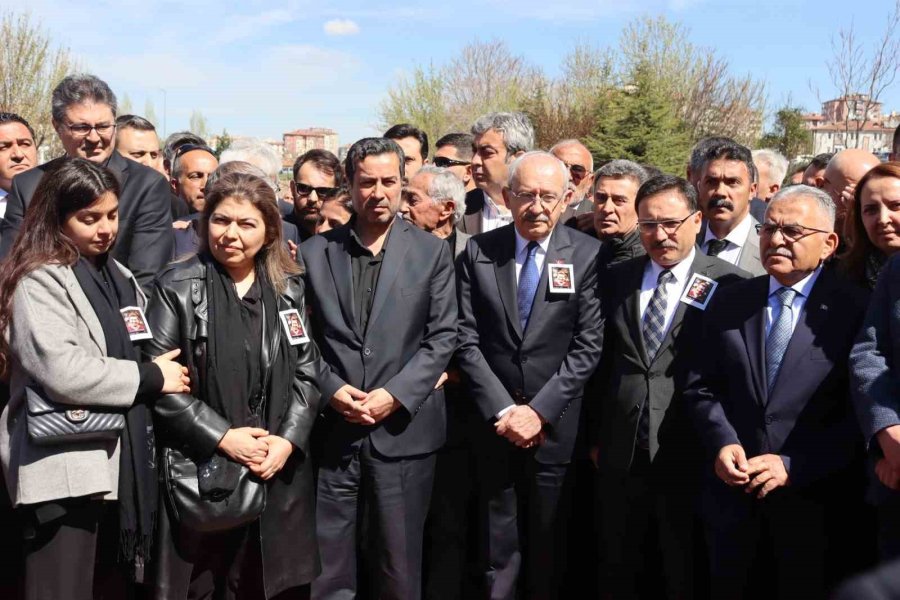 Kemal Kılıçdaroğlu, Chp Kayseri İl Başkanı’nın Oğlunun Cenazesine Katıldı