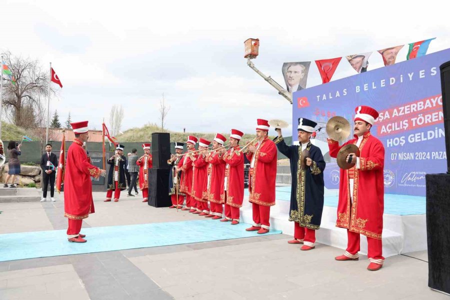 Azerbaycanlı Bakan Muradov: ”karabağ’daki Tarihi Zaferi Türk Kardeşlerimizle Birlikte Aldık”