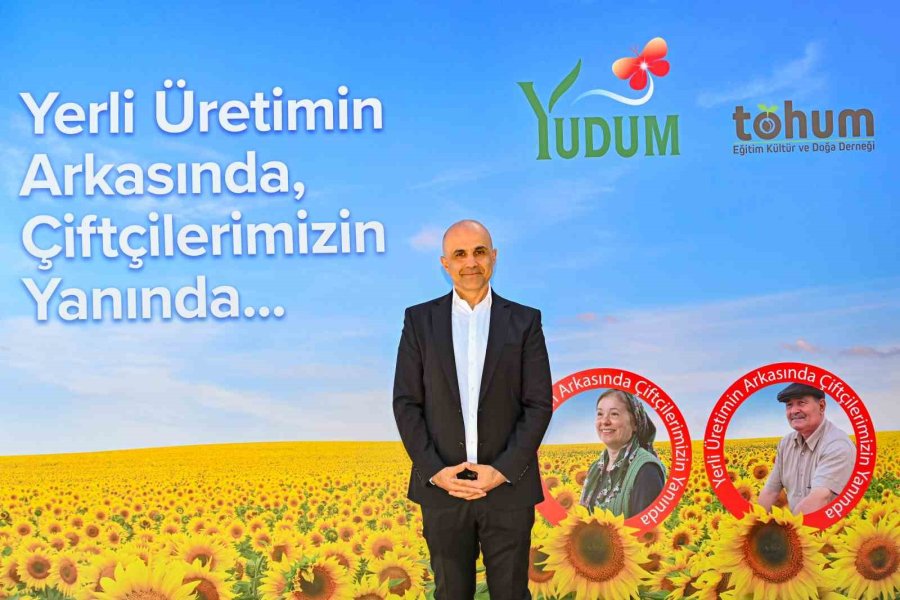 Yudum Ve Tohum Derneği, Eskişehir’de Çiftçilere Yerli Ayçiçek Tohumu Dağıttı