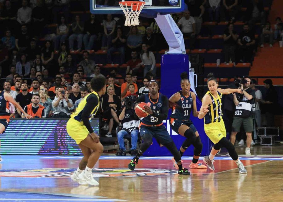 Kadınlar Euroleague Final Four: Fenerbahçe: 89 - Çbk Mersin: 80