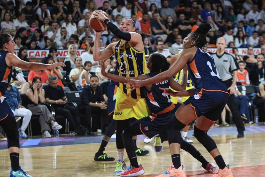 Kadınlar Euroleague Final Four: Fenerbahçe: 89 - Çbk Mersin: 80