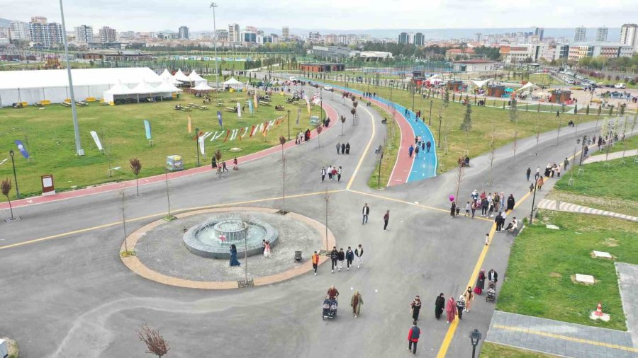 Kayserililer, Bayram Tatilinde Millet Bahçesi’ne Akın Etti