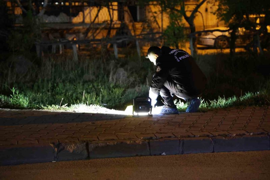 Konya’da Hareketli Dakikalar: Husumetlilerini Yaralayıp Polise Ateş Açıp Kaçtılar