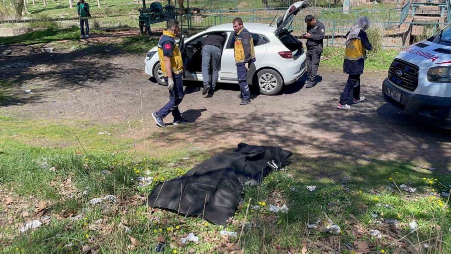 Ormanlık Alanda Çobanlar Tarafından Ölü Bulundu