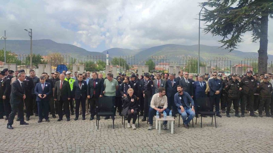 Polis Memuru Mesai Sırasında Kalp Krizi Geçirerek Hayatını Kaybetti