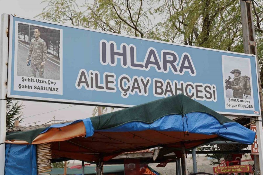 Vasiyeti Bayrak Olan Şehidin Babası Her Yeri Bayrakla Donatıyor