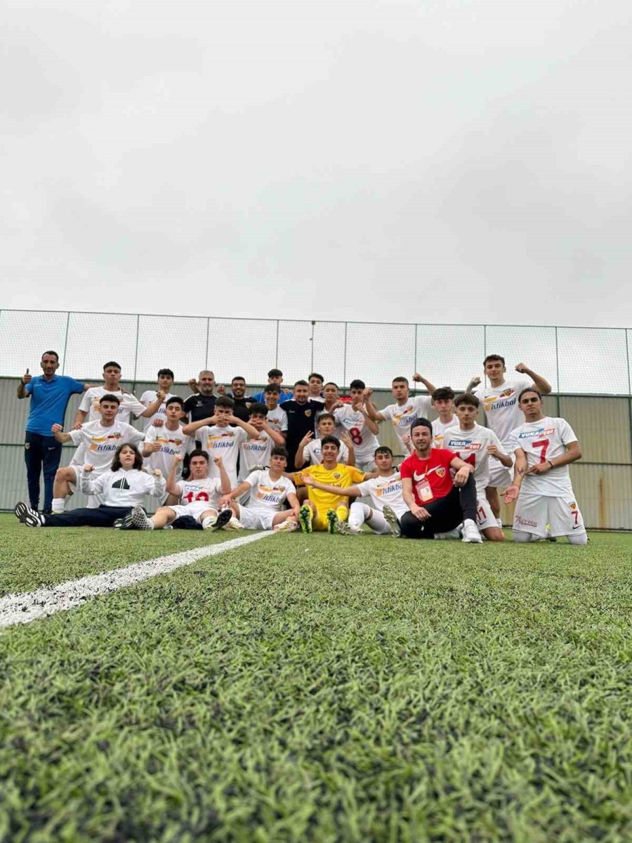 Kayserispor U17 Takımı Son 4 Takım Arasına Kaldı