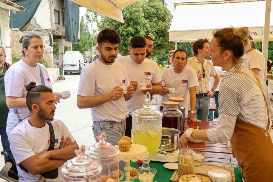 Tarsus Gastronomi Merkezi Misafirlerini Ağırlamaya Devam Ediyor