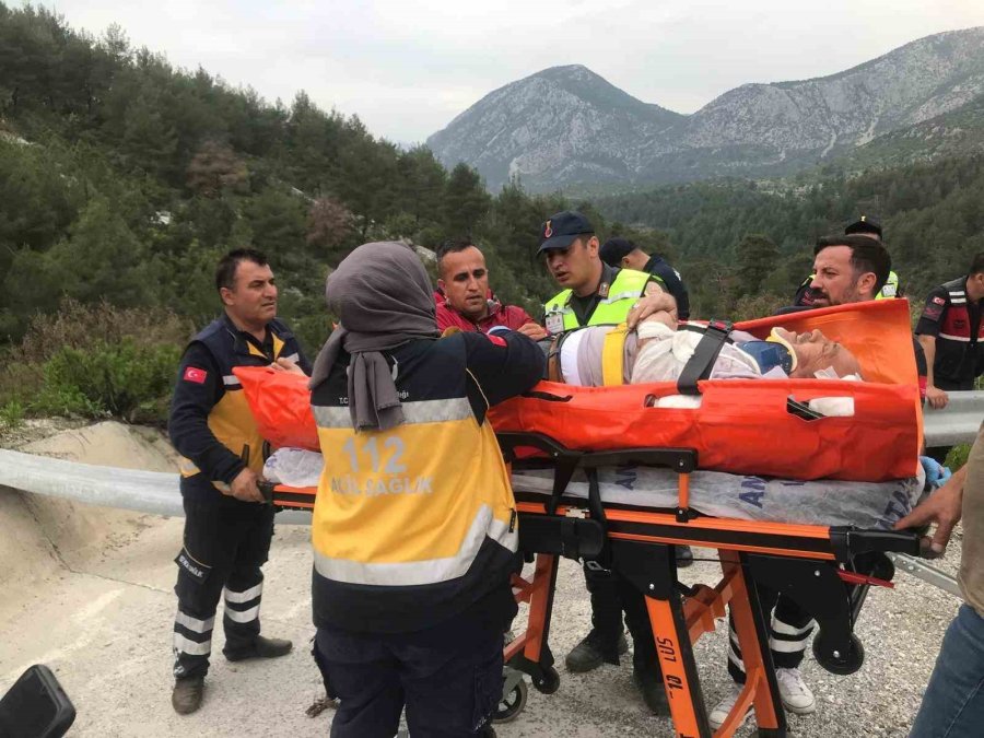 100 Metrelik Uçuruma Yuvarlanan Sürücü İçin Ekipler Seferber Oldu