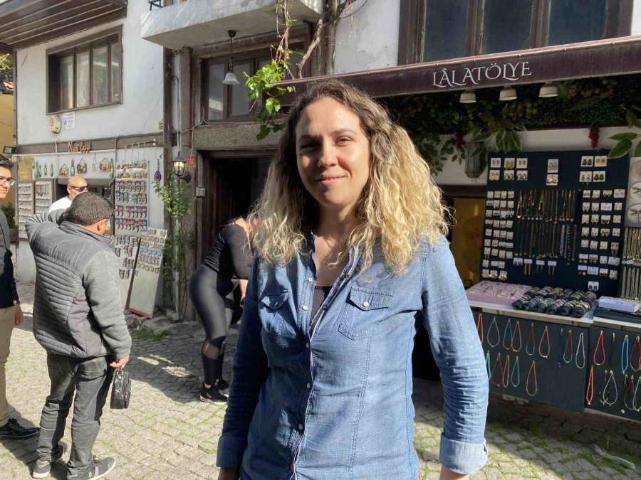 Eskişehir’de Yerli Turist Yoğunluğu Esnafın Yüzünü Güldürdü