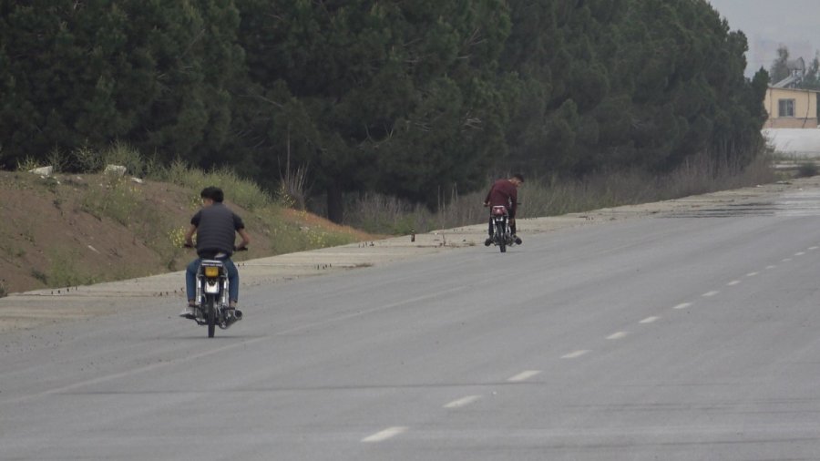 Trafiğe Kapalı Yol Motosiklet Yarış Pistine Dönüştü