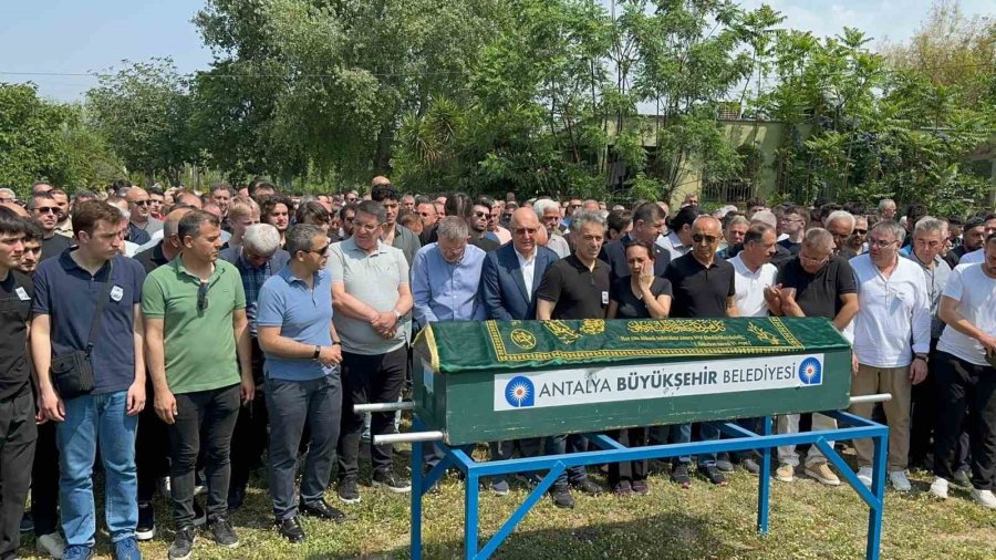 Zoom Üzerinden Mülakatta Kalp Krizi Geçiren Öğrenci Antalya’da Son Yolculuğuna Uğurlandı