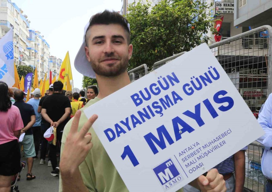 Antalya’da 1 Mayıs Coşkusu