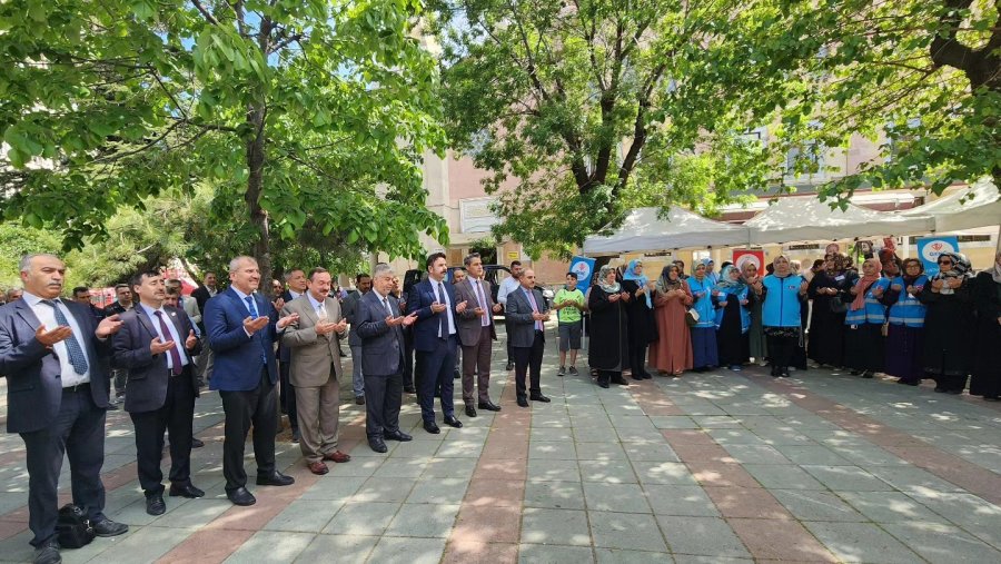 Eskişehir’de Hayır Çarşısı Açıldı